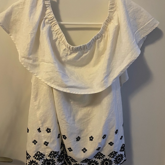 Black and white off the shoulder top from Old Navy - New with Tags!! - Picture 2 of 6